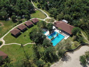  Solina Beach & Nature Resort  Carles
